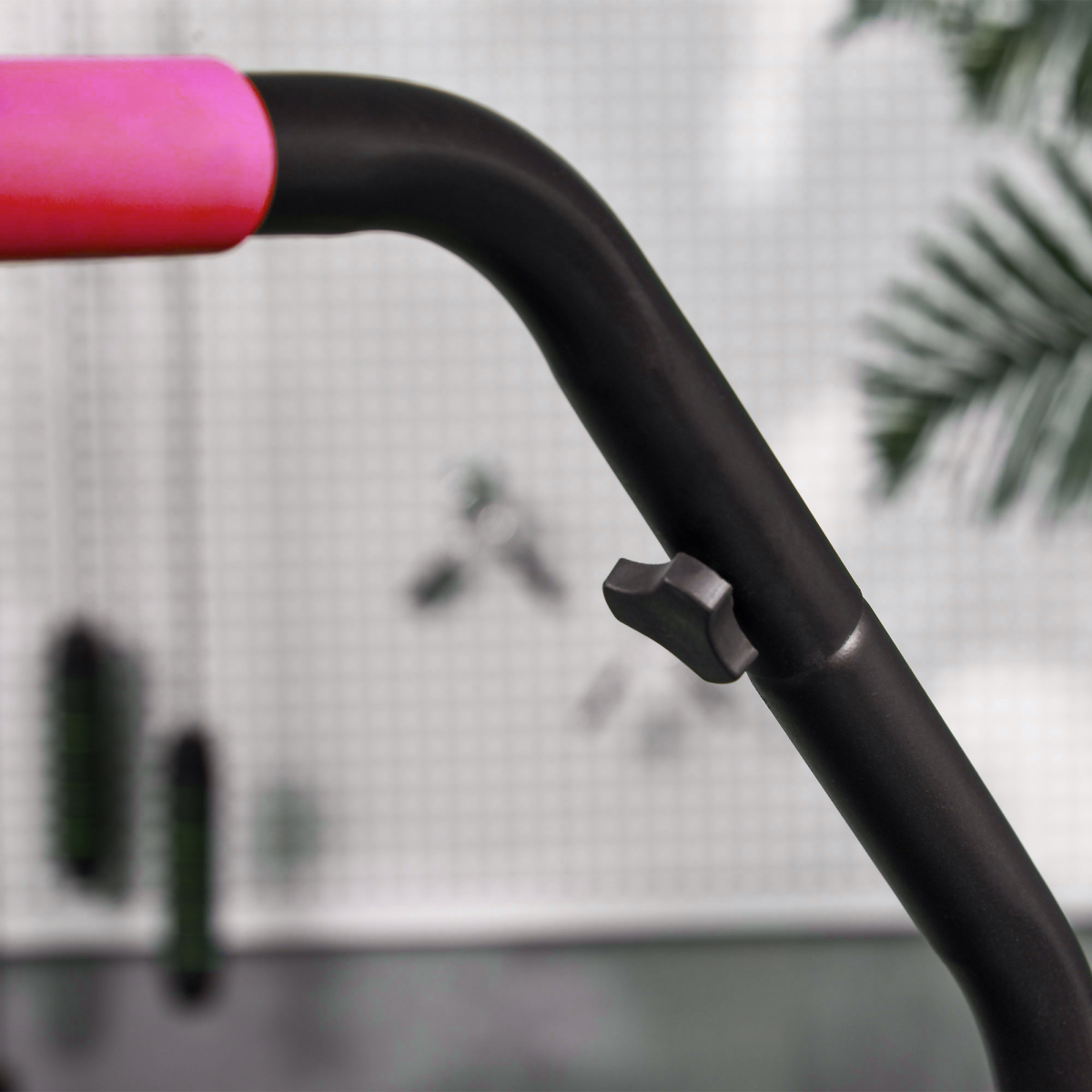 40" Foldable Mini Fitness Trampoline with Foam Handle, Pink