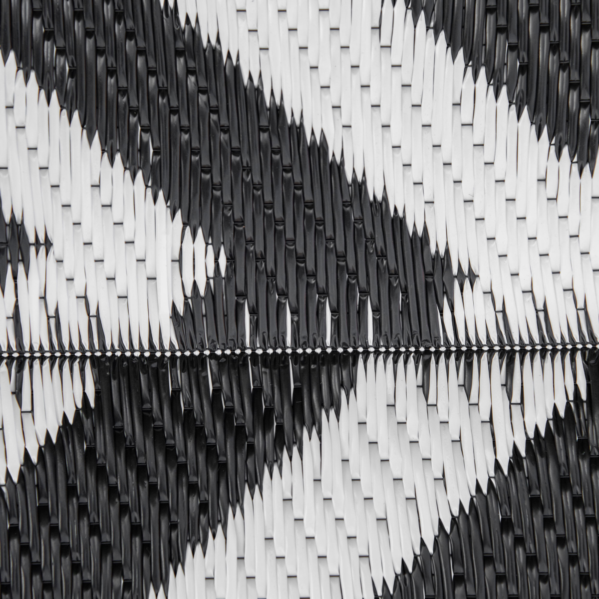 121x182cm Reversible Outdoor Rug Portable Plastic Straw RV Outsunny