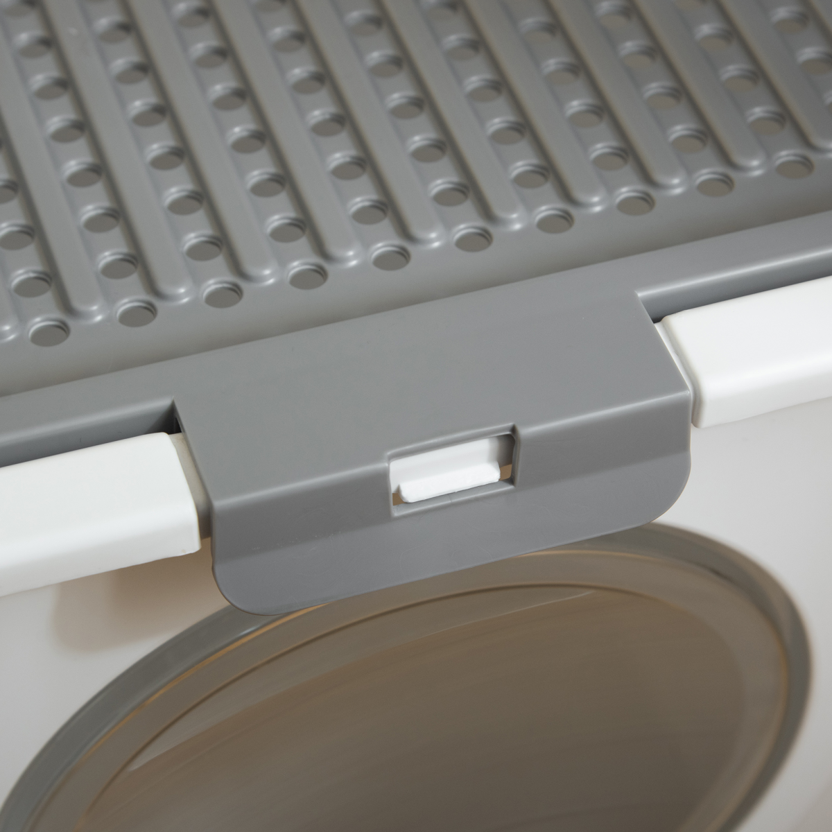 Cat Litter Tray Pet Litter Box Toilet with Front Entrance, Top Exit, Scoop - White